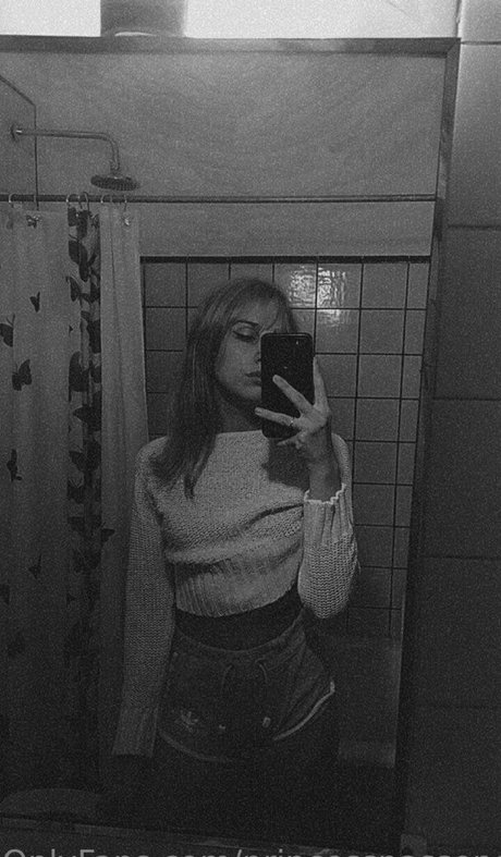 princesspassengerr erotic star photos