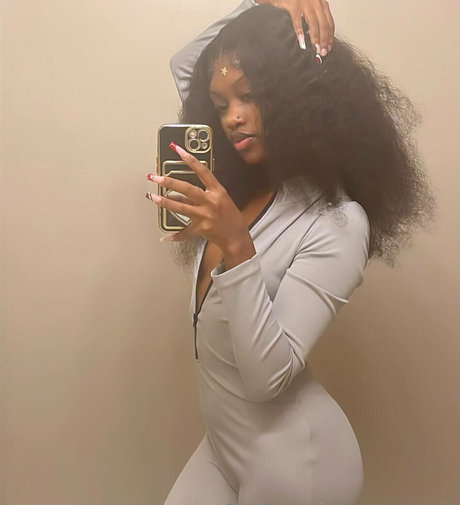 jollybonney1 pretty actress picture