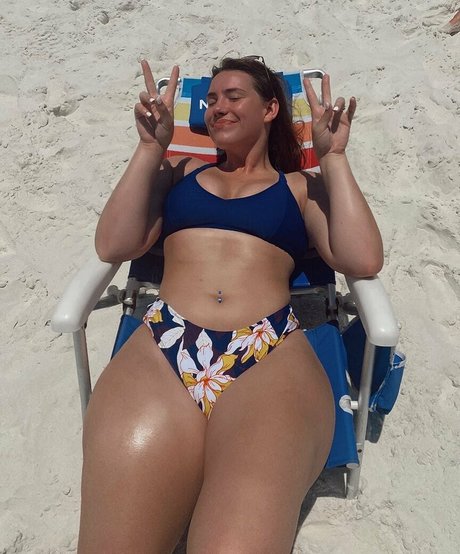 Madiidrew model erotic pics