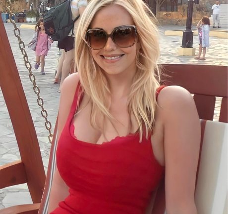 Rachel Dixon star sexy archive