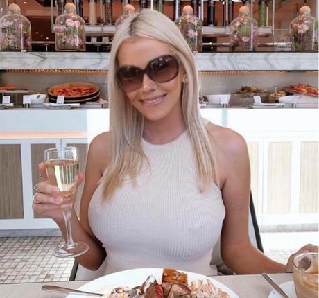 Rachel Dixon beautiful star pictures