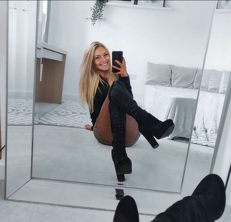 Rachel Dixon hd star photos