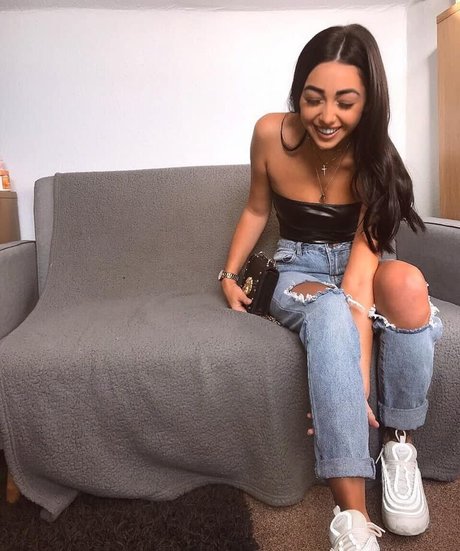 Chloe Reynolds sexy pornstar galleries