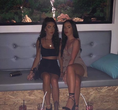 Chloe Reynolds hot star pics