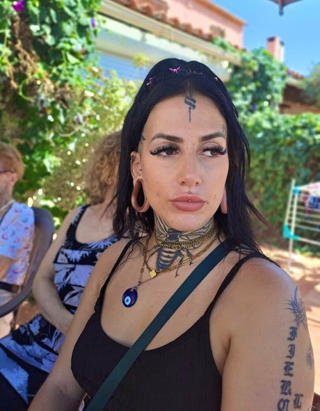 Laetitiaversace pornstar exclusive pictures