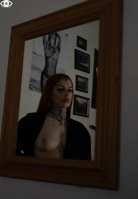 Laetitiaversace pornographic model pics