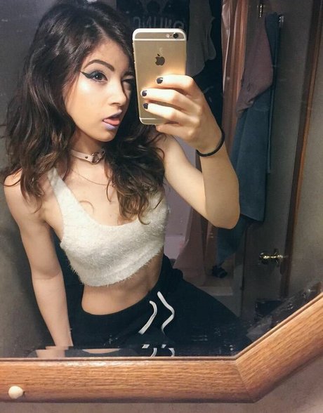 Chrissy Costanza pornstar pretty gallery