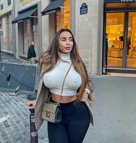 Ester Ana Batista beautiful actress pictures