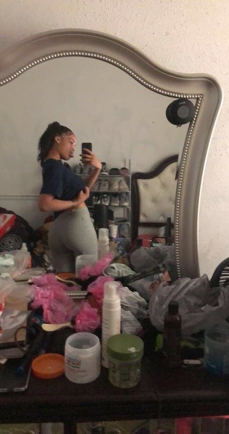 LightSkin high quality pornstar image