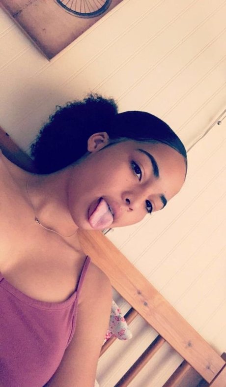 LightSkin porn actress img