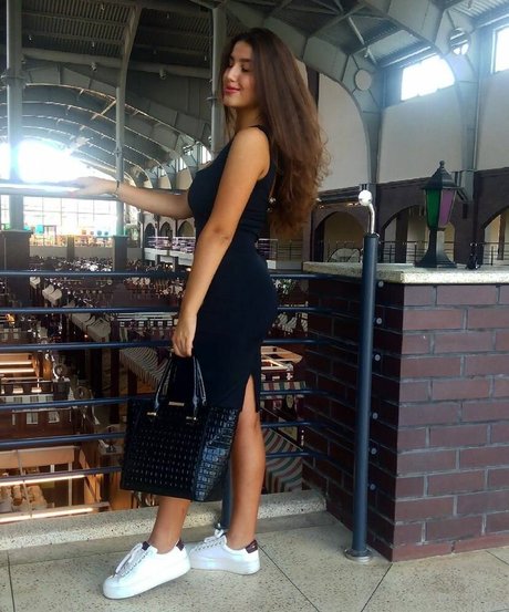 Valeriia Simavonian top model photos