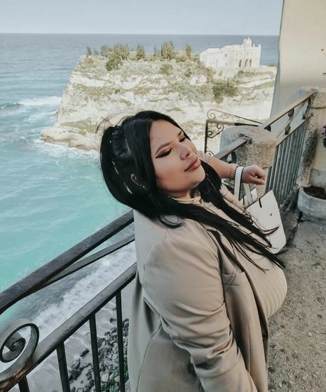 Naty Mari hd pornstar image