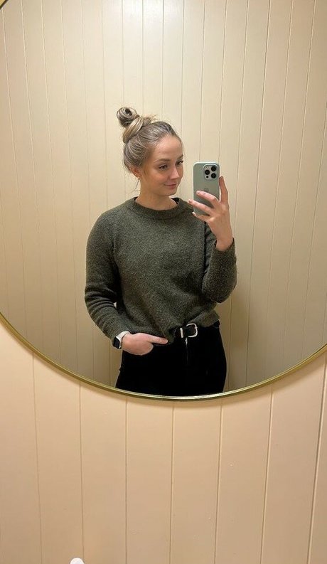 Musarita model naked photos