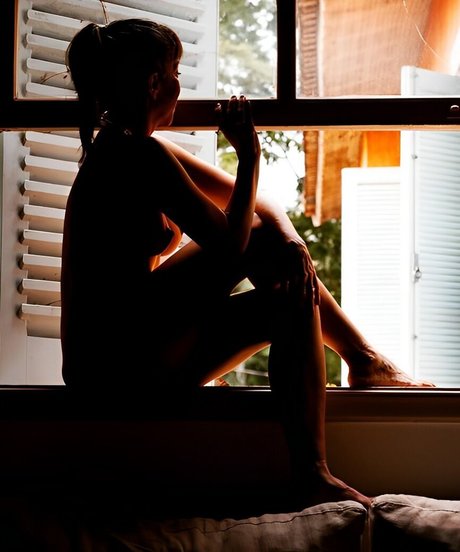 Krishna Mahon Profile