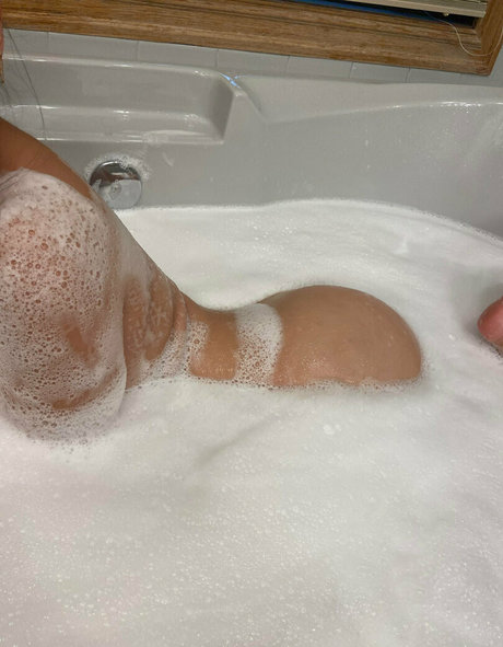 Joyy mei Joyce star perfect photo