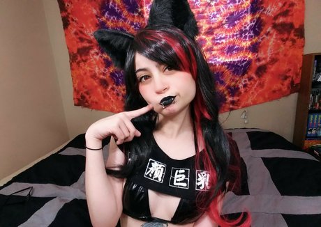 Mako buns art actress pics