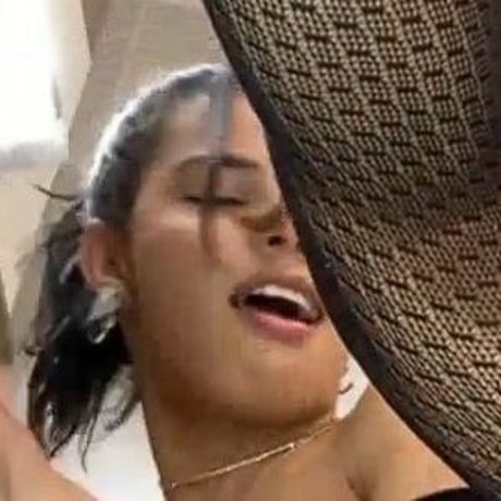 Karen Oliver star naked photo