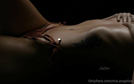 mia angelina naked actress pictures