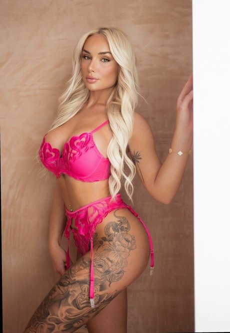 charstevesxo pretty actress pic