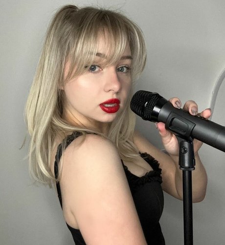 hairy armpits onlyfans pornographic image