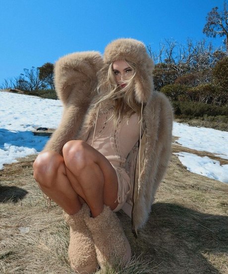 Summer Rose Hart top actress pictures