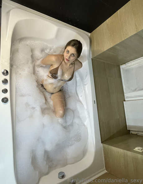 Yummy girl pretty model photos