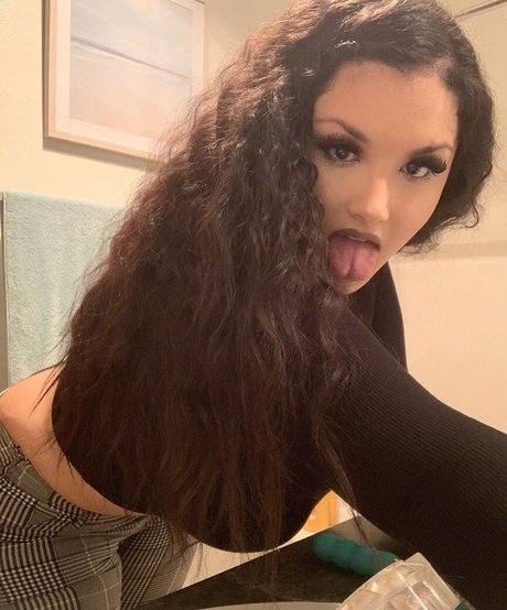 Mia Lombardi nudes actress images