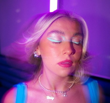 Caity Baser star nude pic