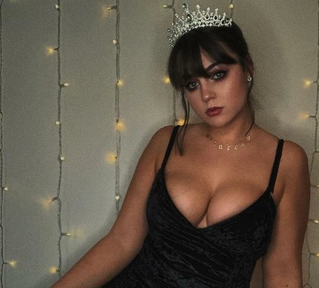 shemale handjob onlyfans perfect photos