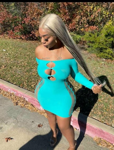 milf glasses onlyfans xxx img