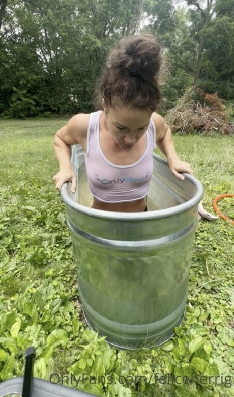 Women In MMA model pretty pictures