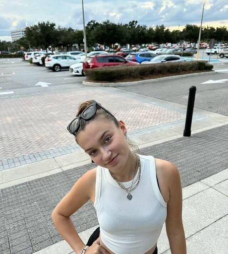 Skye Upshall star nice pics