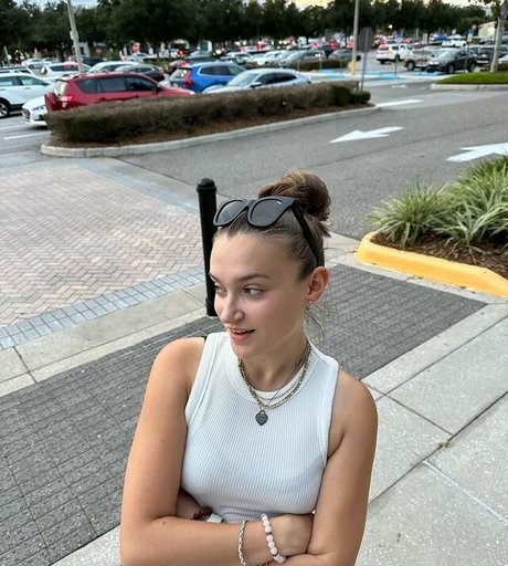 Skye Upshall art actress pictures