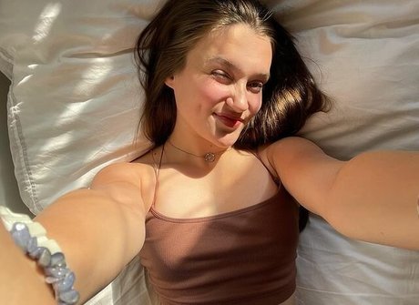 Skye Upshall art actress pic