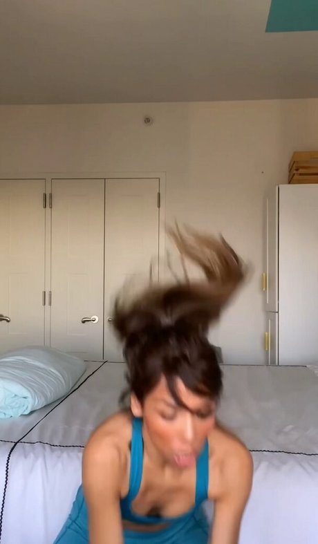 Riri Bichri model nice images