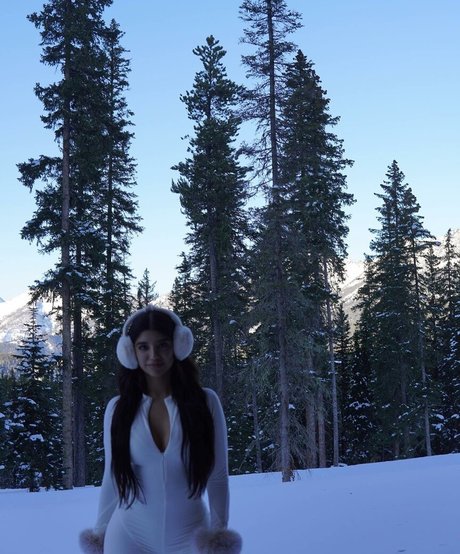 asian top onlyfans erotic image