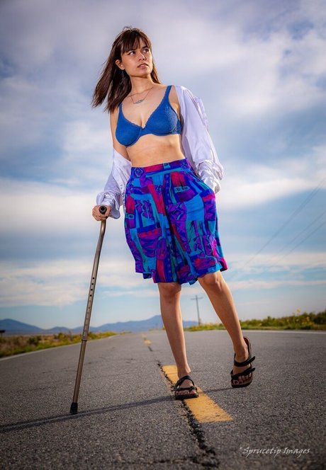 Sushimewew adult model photo