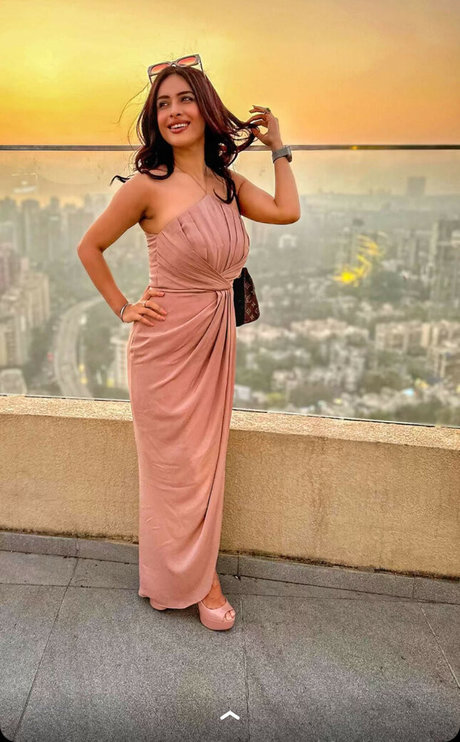 Nehhaa Malik model beautiful picture