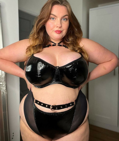 smile onlyfans free naked photo