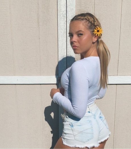 Tabitha Whitaker porn star galleries