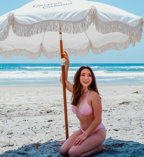 Ava Cantrell free star image