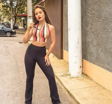 Karize Brum nude star archive