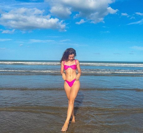 Karize Brum model hd images