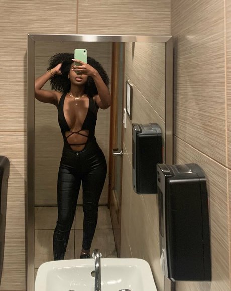 DivyaAdu nice model pics