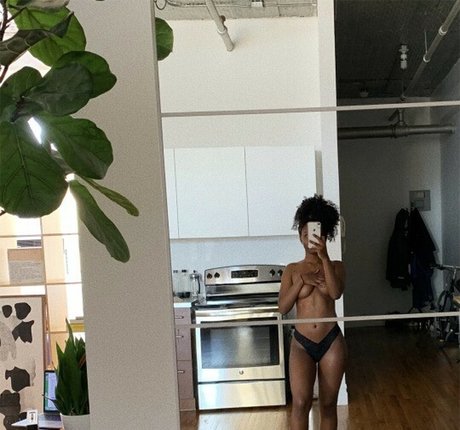 DivyaAdu best actress pictures