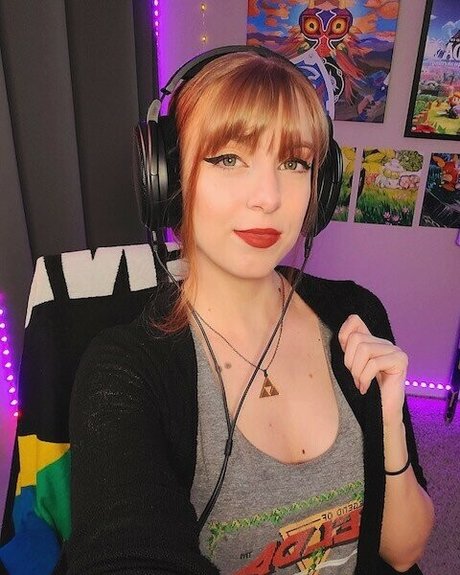 MaryMajora nude actress archive