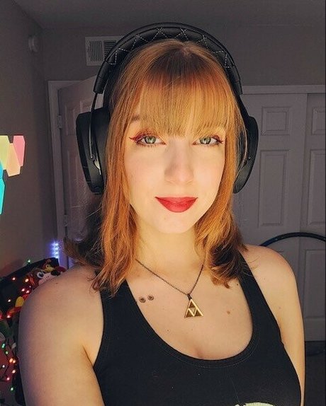 MaryMajora adult star pic