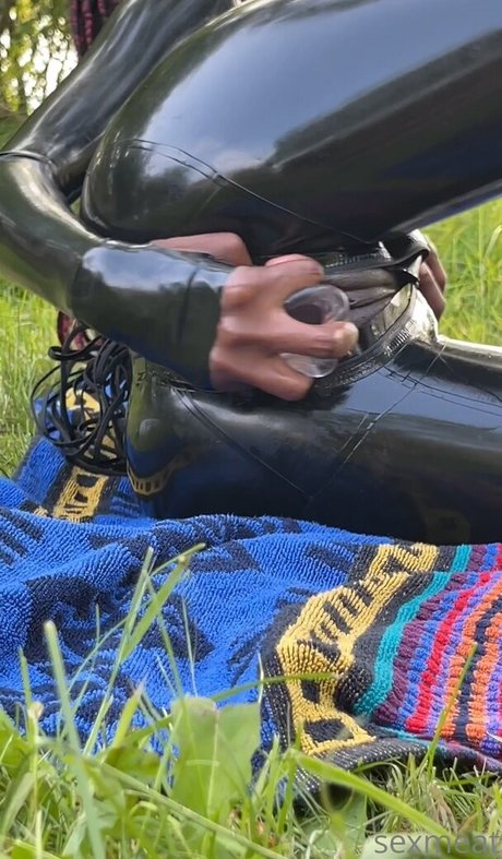 Sexmeat star exclusive photos