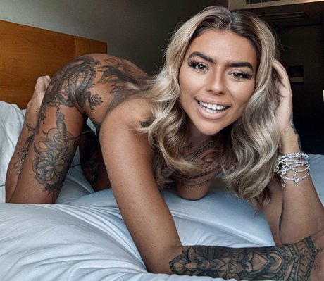 Mila Lou nice pornstar images