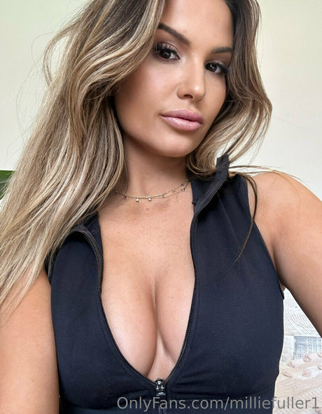 Love Island Millie star top img